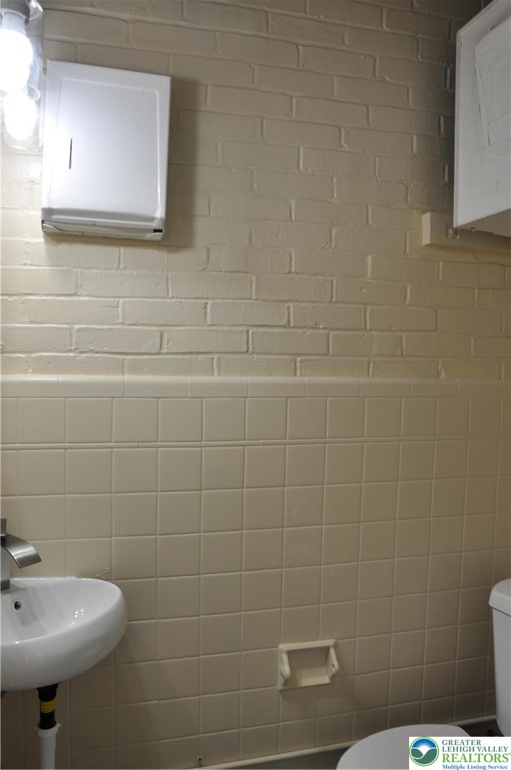 146 11th Street Property Photo 5