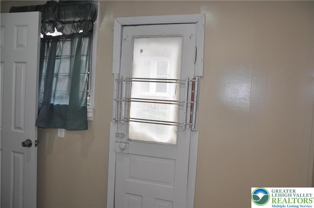 146 11th Street Property Photo 10