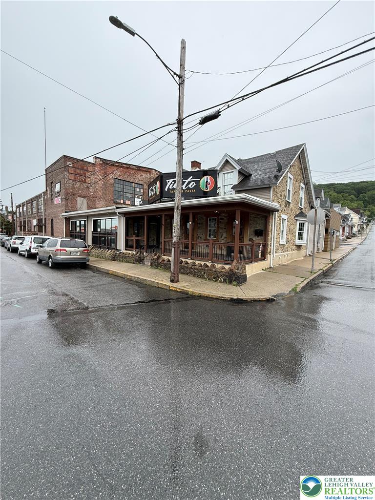 1028 Broadway Property Photo 2