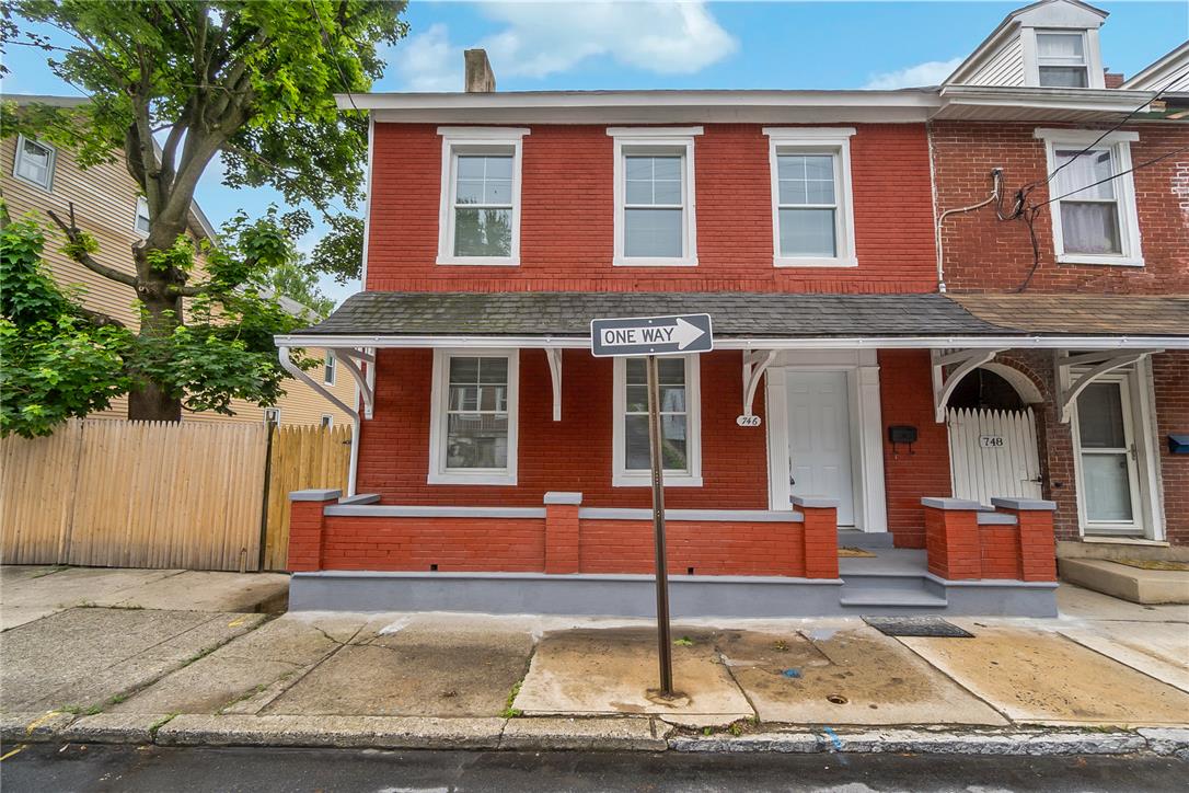 746 Front Street Property Photo 1