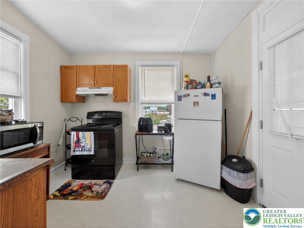429 East 4th Street Property Photo 27