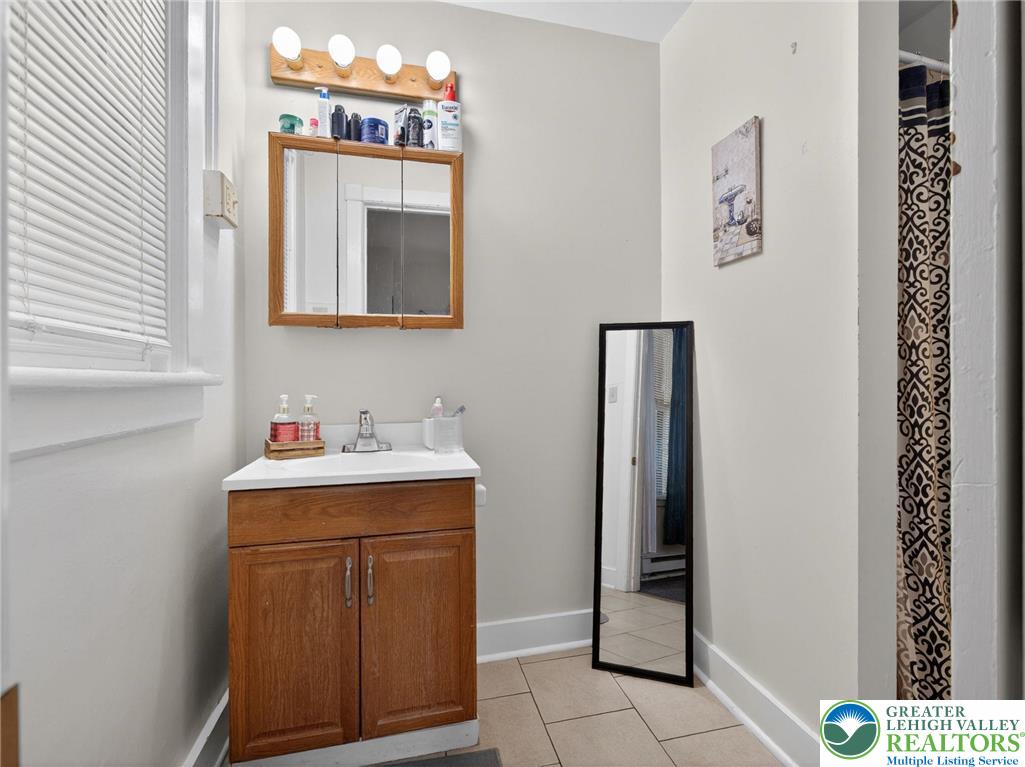 429 East 4th Street Property Photo 31