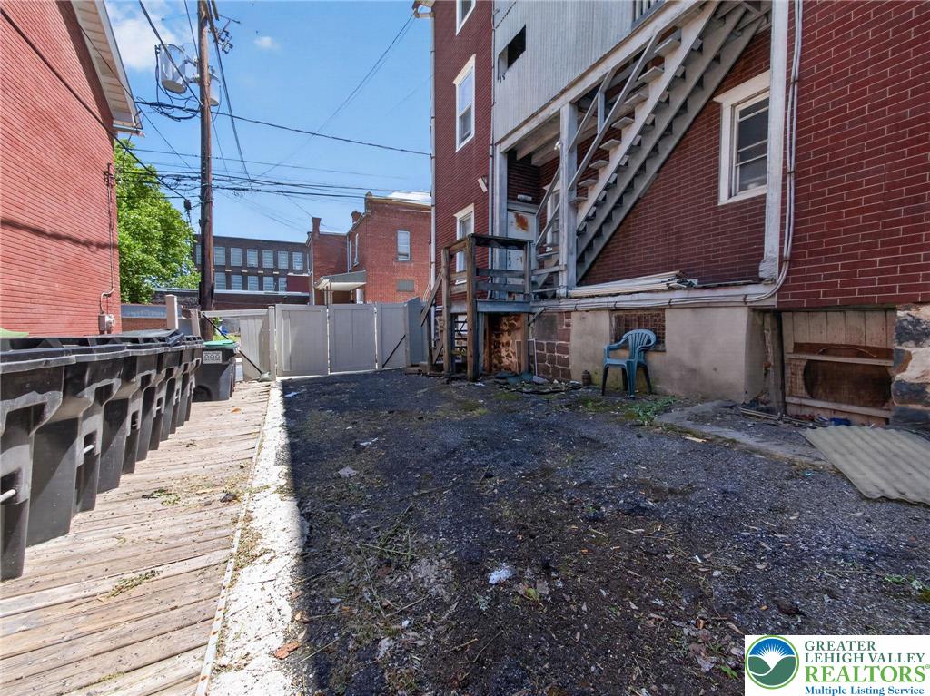 429 East 4th Street Property Photo 45