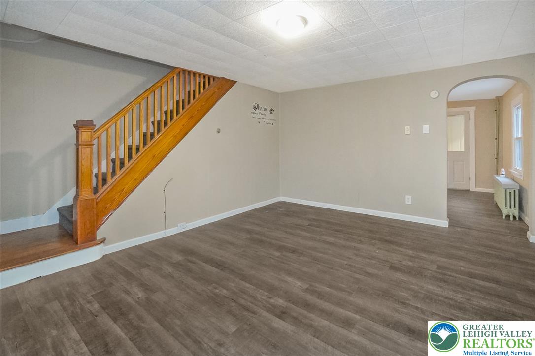 612 East Front Street Property Photo 3