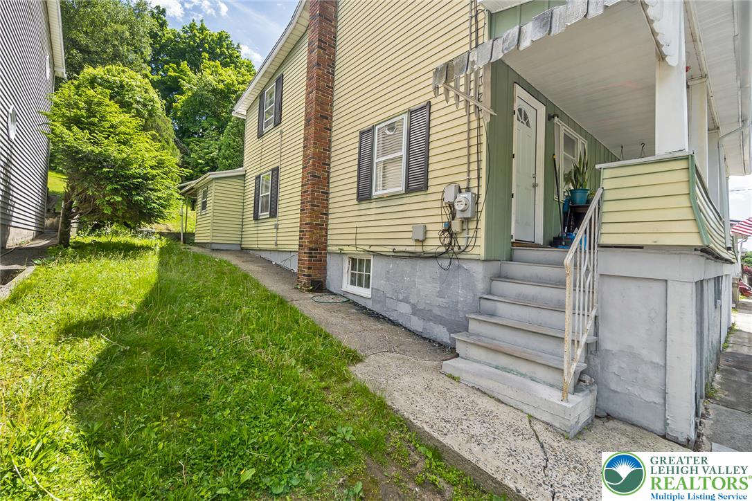 612 East Front Street Property Photo 21