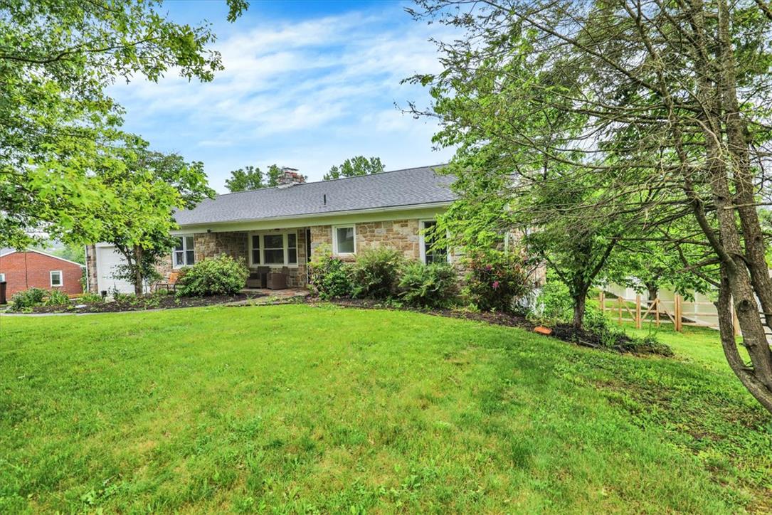 434 East Moyer Road Property Photo 3