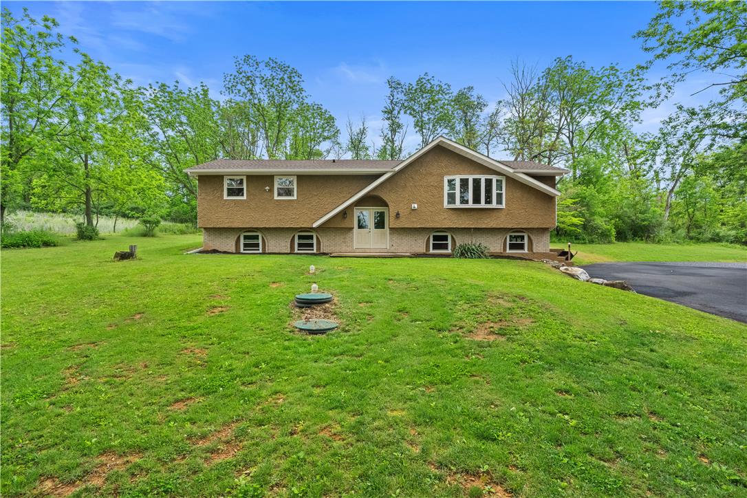 1040 Riverview Drive Property Photo 1