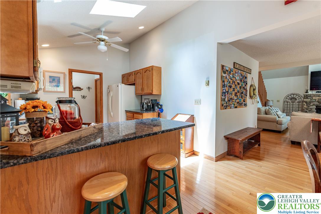 1006 Rolling Hills Drive Property Photo 9