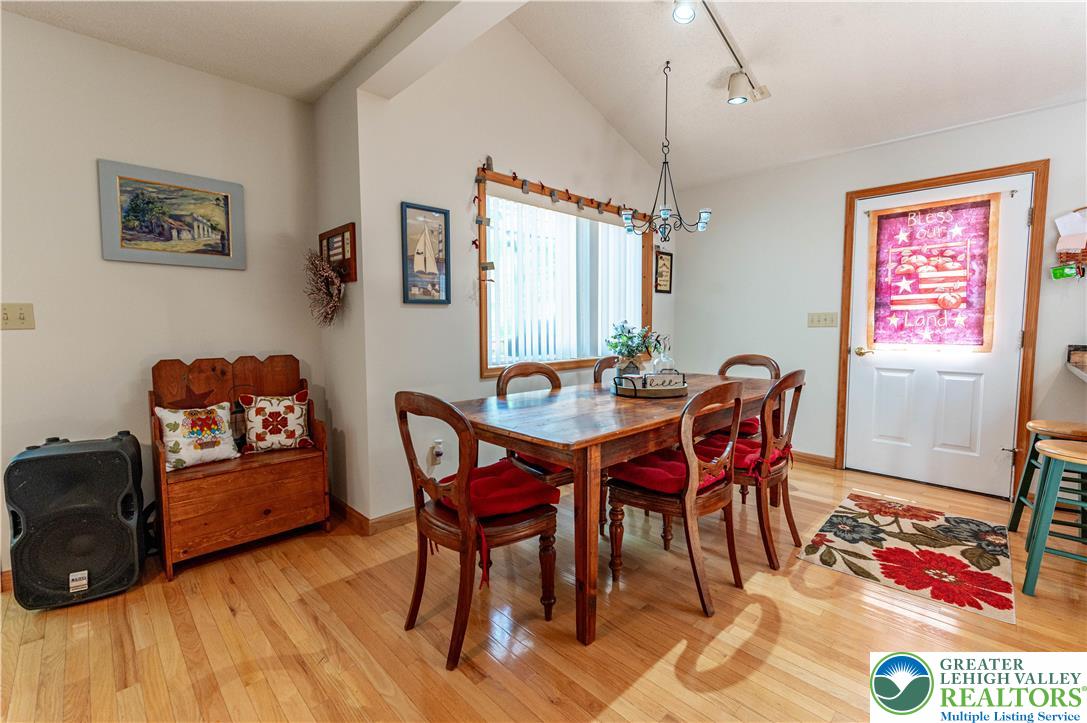 1006 Rolling Hills Drive Property Photo 13