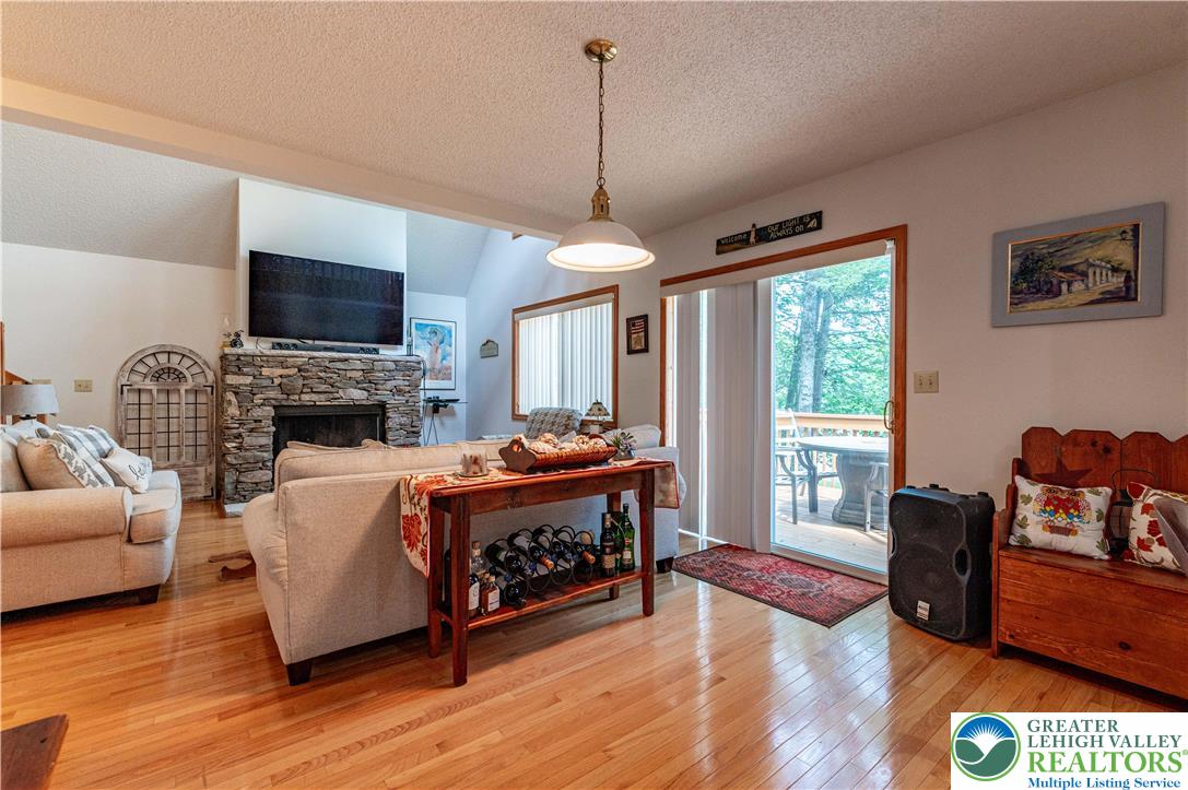 1006 Rolling Hills Drive Property Photo 14