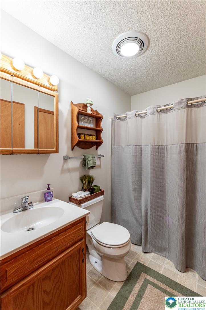 1006 Rolling Hills Drive Property Photo 24