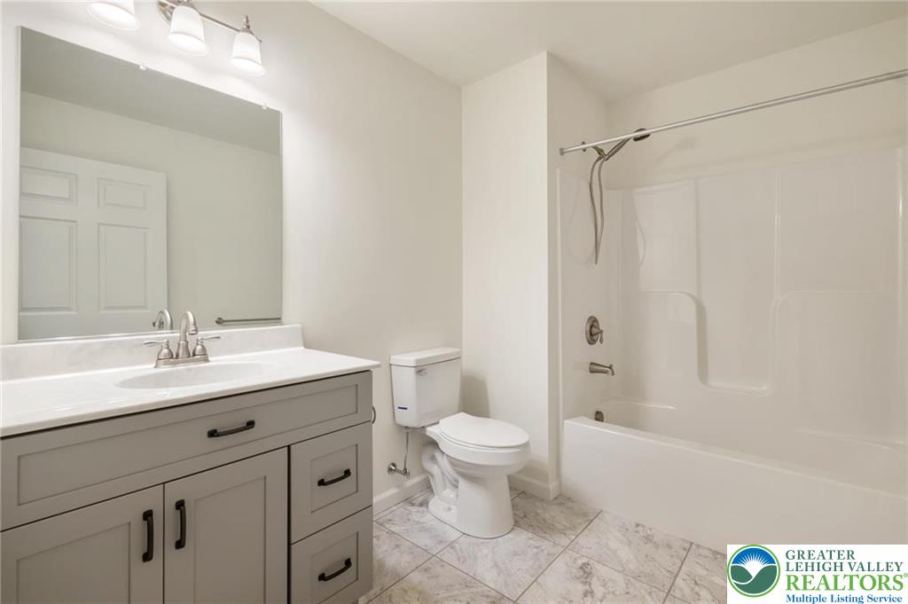 Pine Hollow Drive Property Photo 10