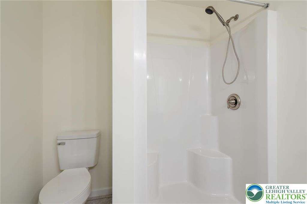 Pine Hollow Drive Property Photo 15