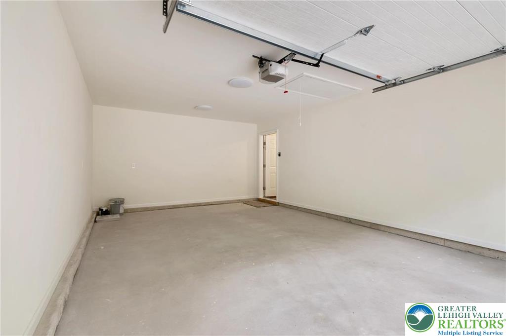 Pine Hollow Drive Property Photo 21