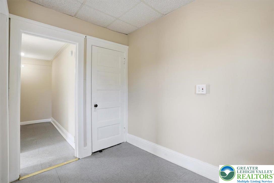 2025 Union Boulevard Property Photo 28