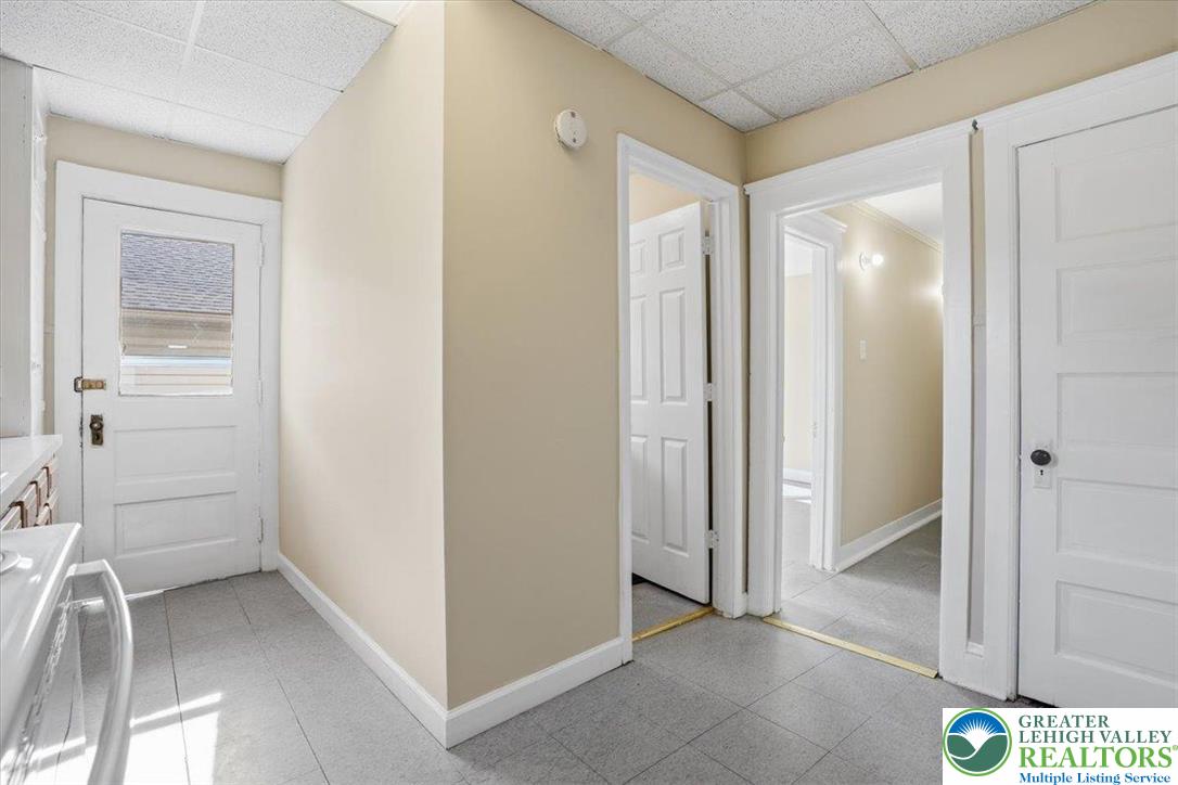 2025 Union Boulevard Property Photo 36