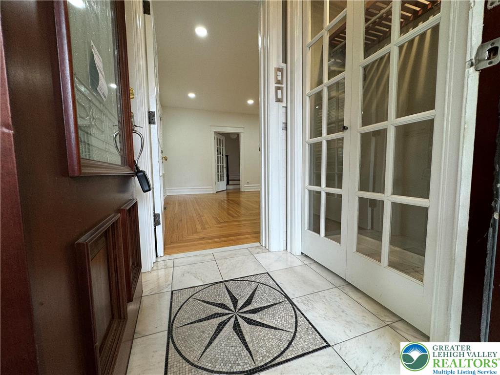 2201 West Gordon Street Property Photo 6