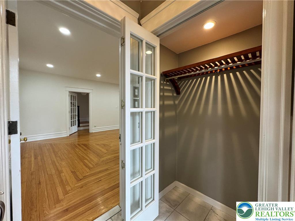 2201 West Gordon Street Property Photo 7