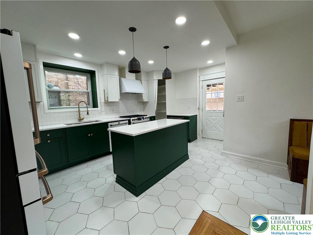 2201 West Gordon Street Property Photo 18