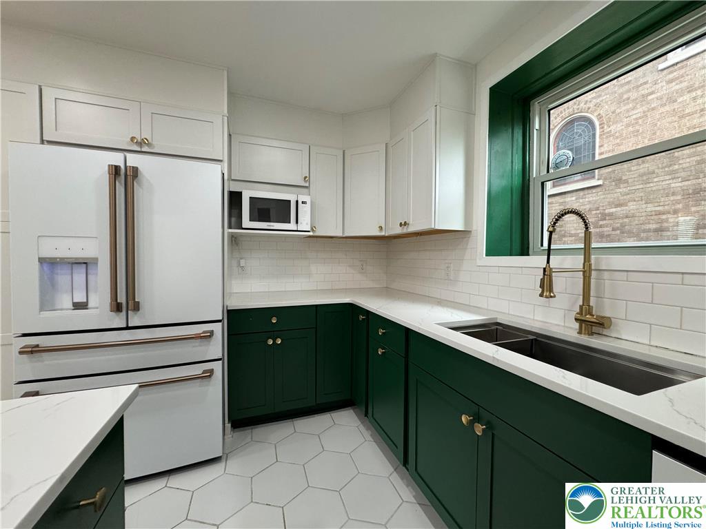 2201 West Gordon Street Property Photo 24