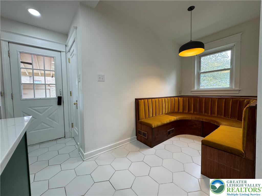 2201 West Gordon Street Property Photo 28
