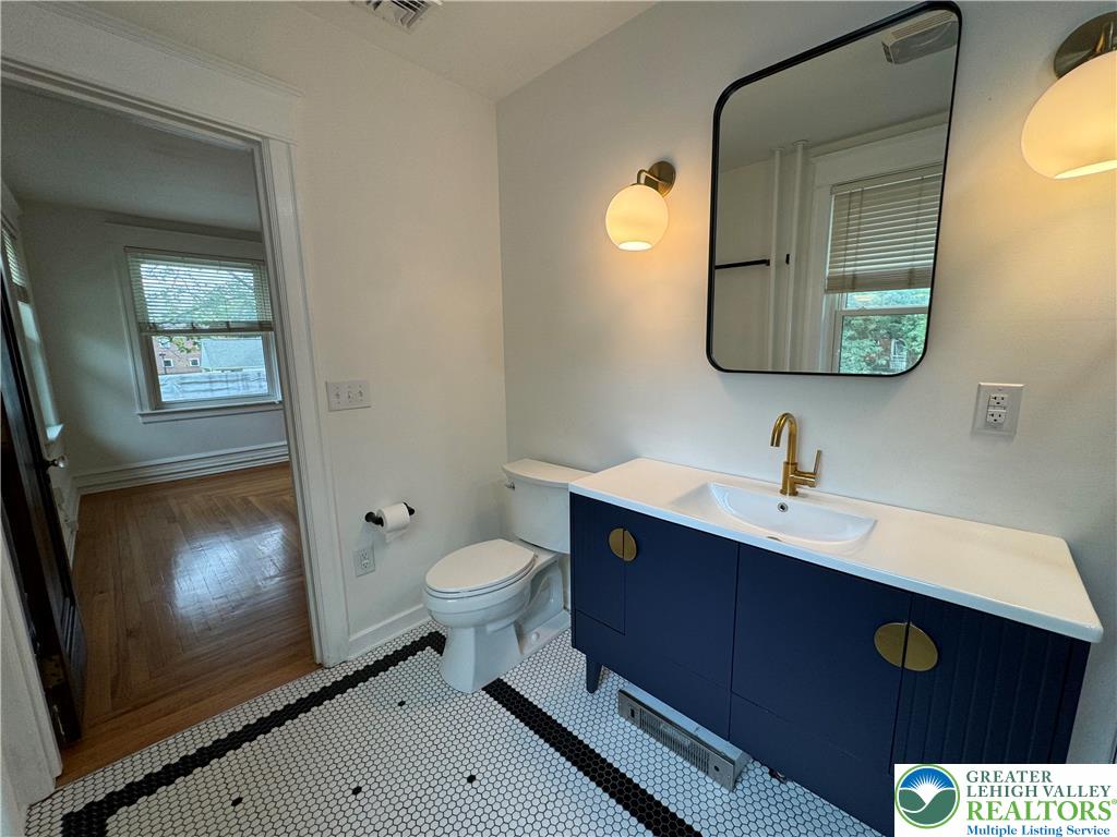 2201 West Gordon Street Property Photo 45