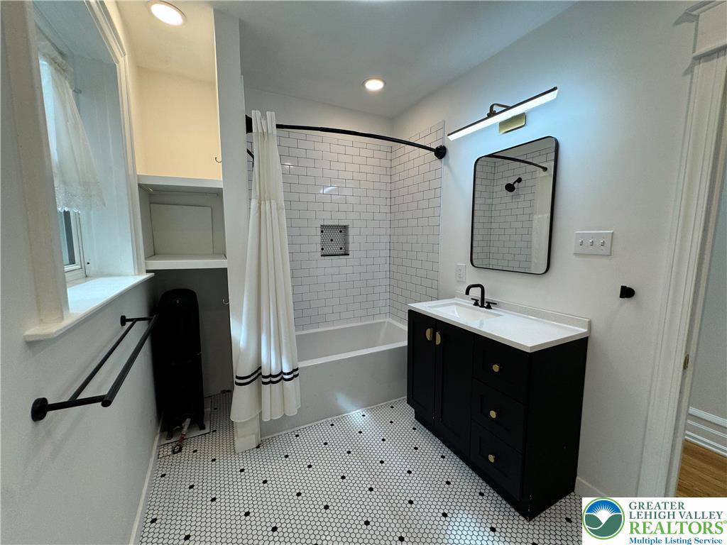 2201 West Gordon Street Property Photo 50