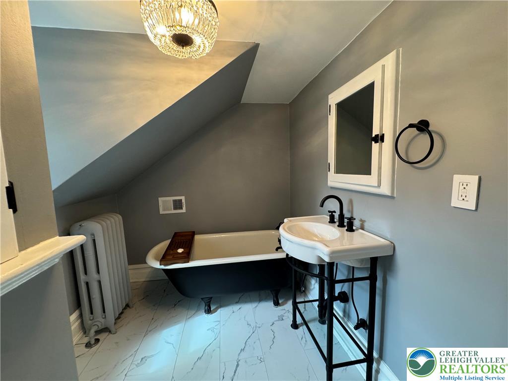 2201 West Gordon Street Property Photo 63
