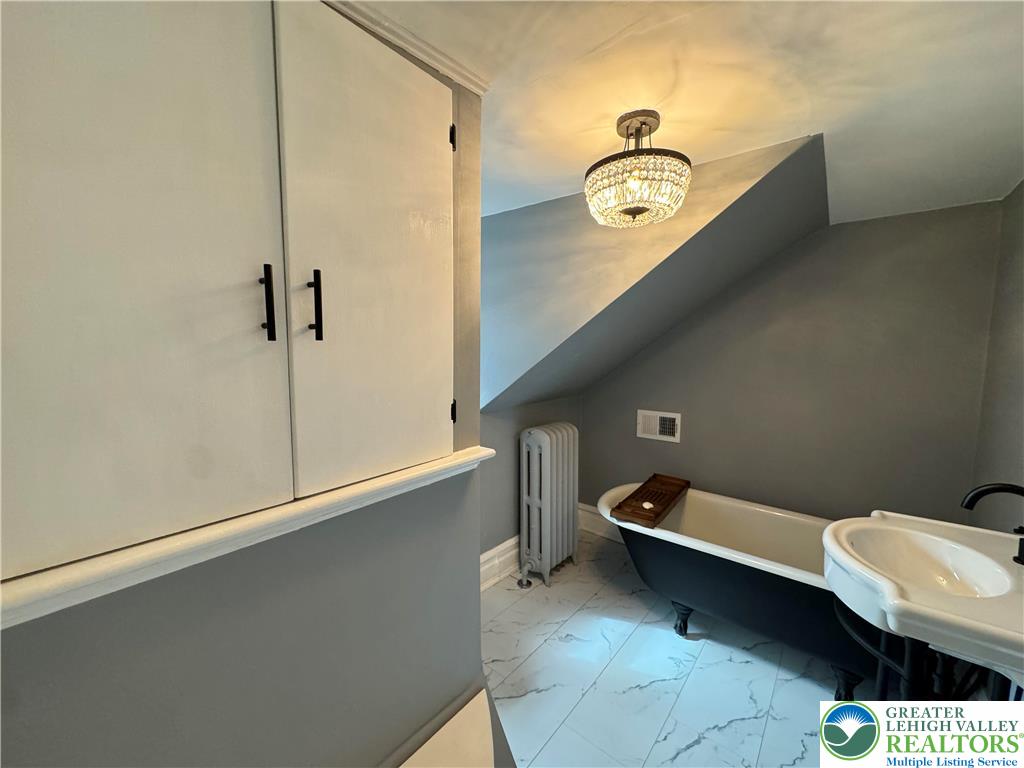 2201 West Gordon Street Property Photo 64
