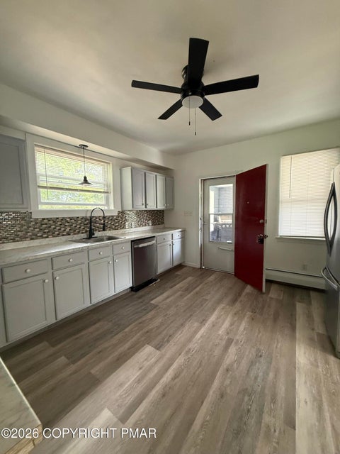 1564 Spruce Street Property Photo 15