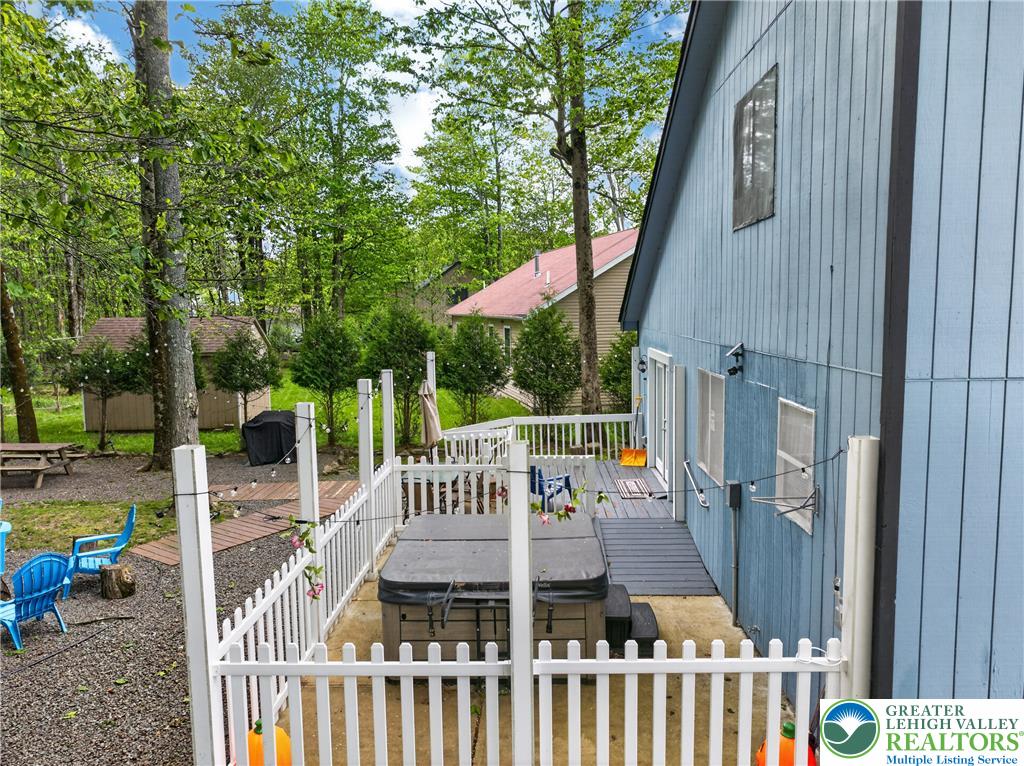 3335 Woodland Drive Property Photo 4