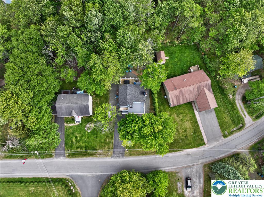 3335 Woodland Drive Property Photo 7