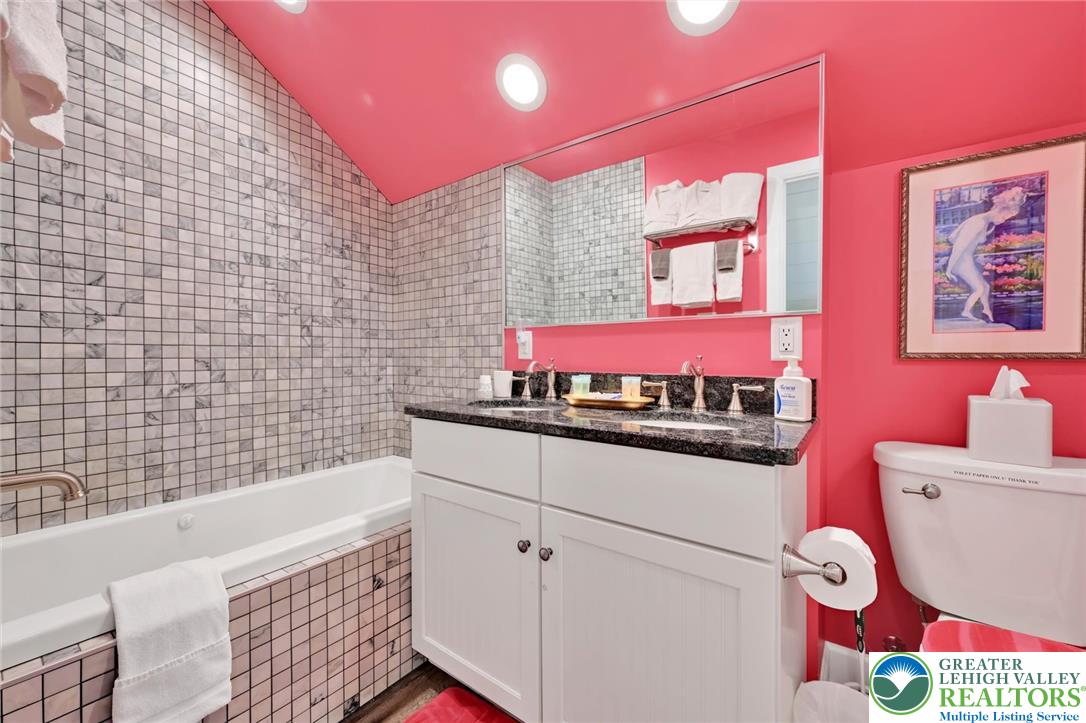 279 Greenview Drive Property Photo 25