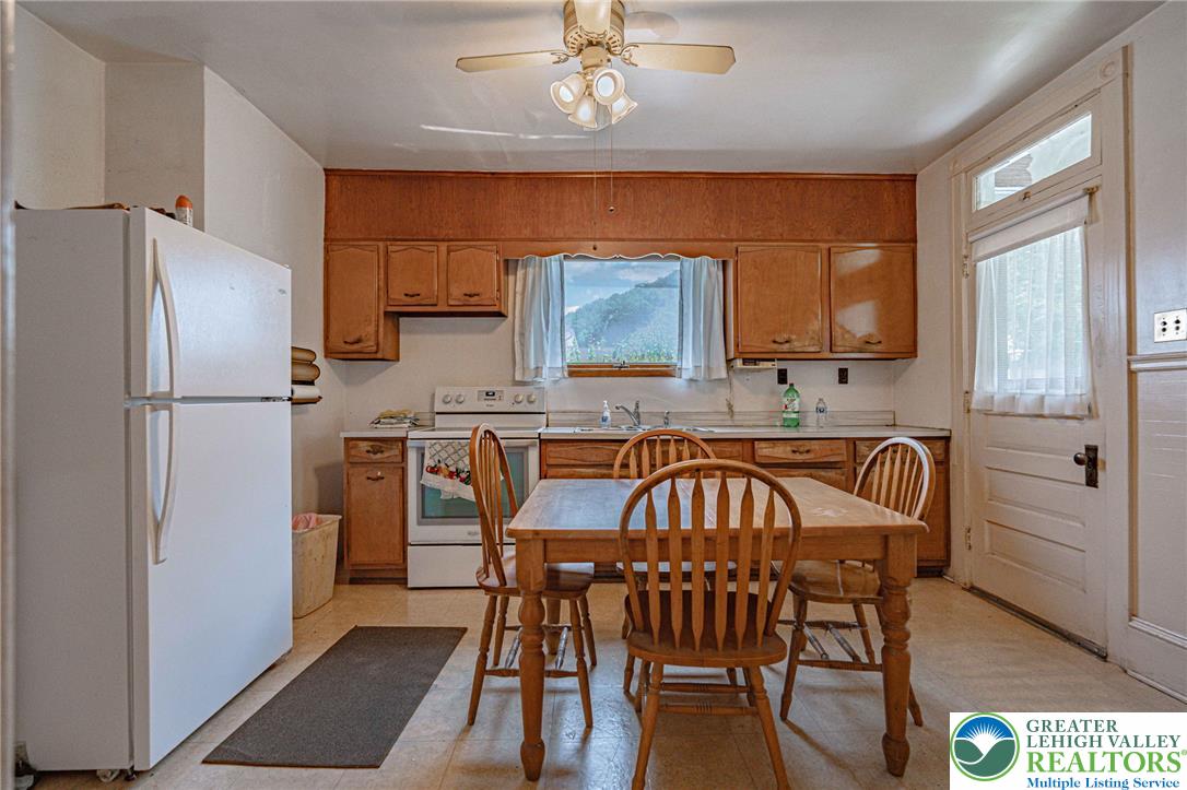 159 West Ridge Street Property Photo 14