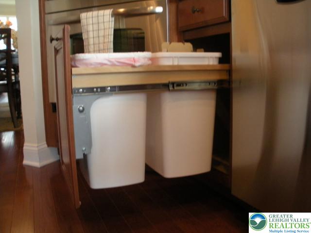 6149 Valley Forge Drive Property Photo 11