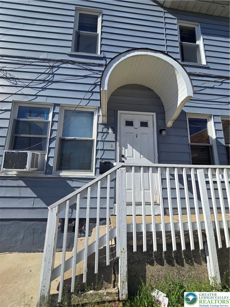708 Linden Street 2 Property Photo 1