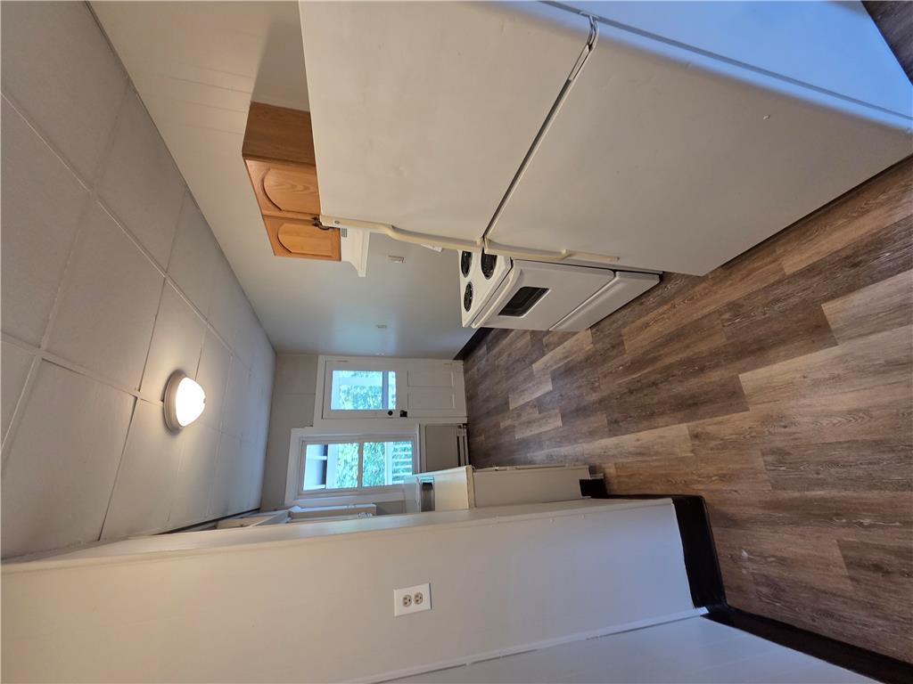 708 Linden Street 2 Property Photo 4