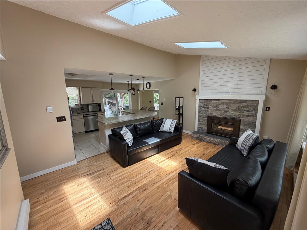 215 Larch Oval Property Photo 9