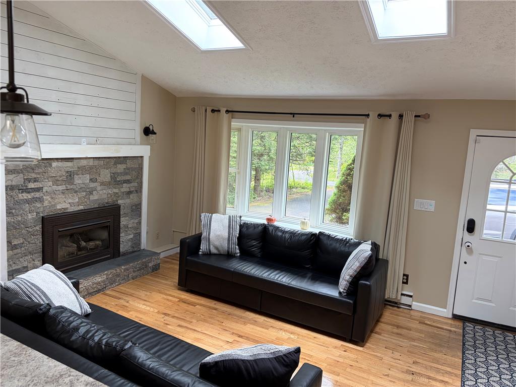 215 Larch Oval Property Photo 11