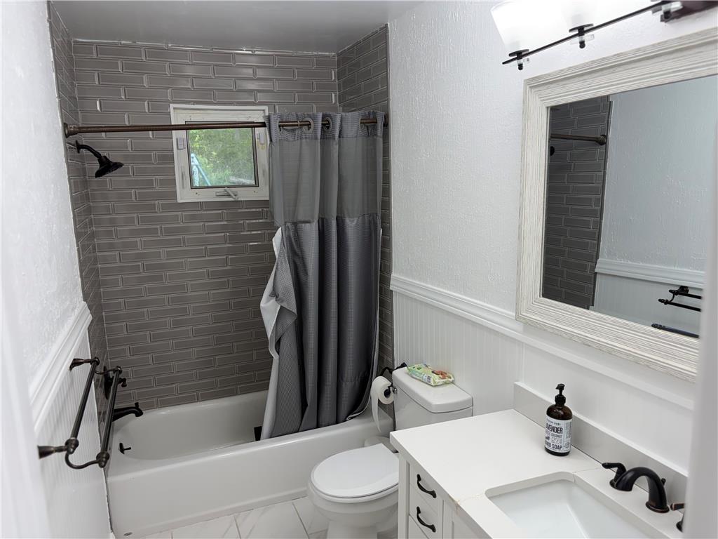 215 Larch Oval Property Photo 22