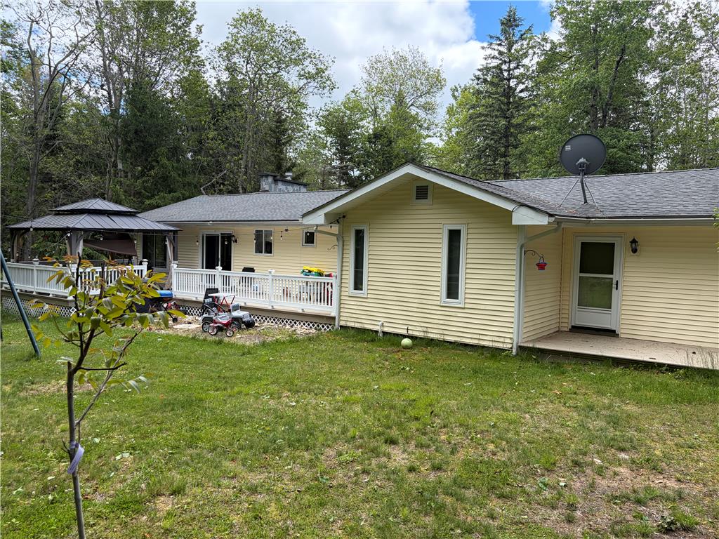 215 Larch Oval Property Photo 37