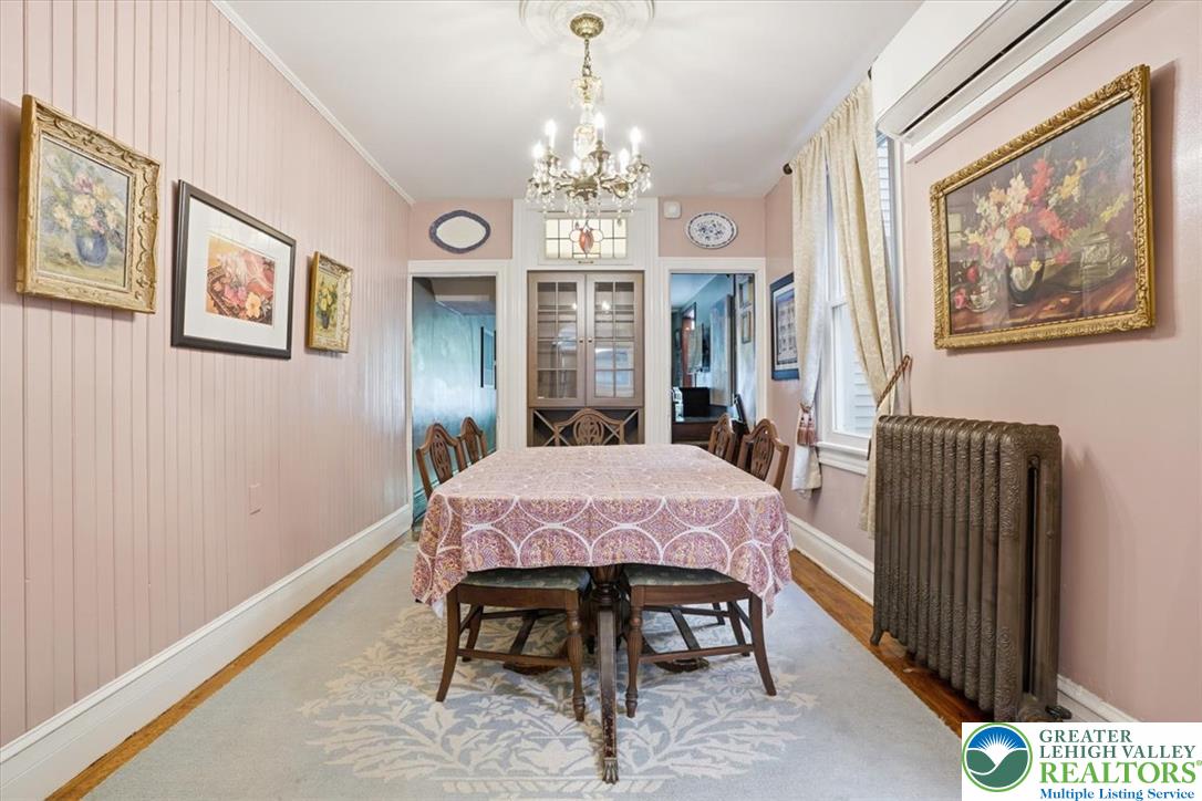 169 West Broadway Property Photo 7