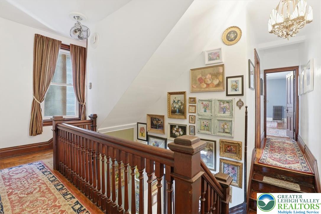 169 West Broadway Property Photo 17