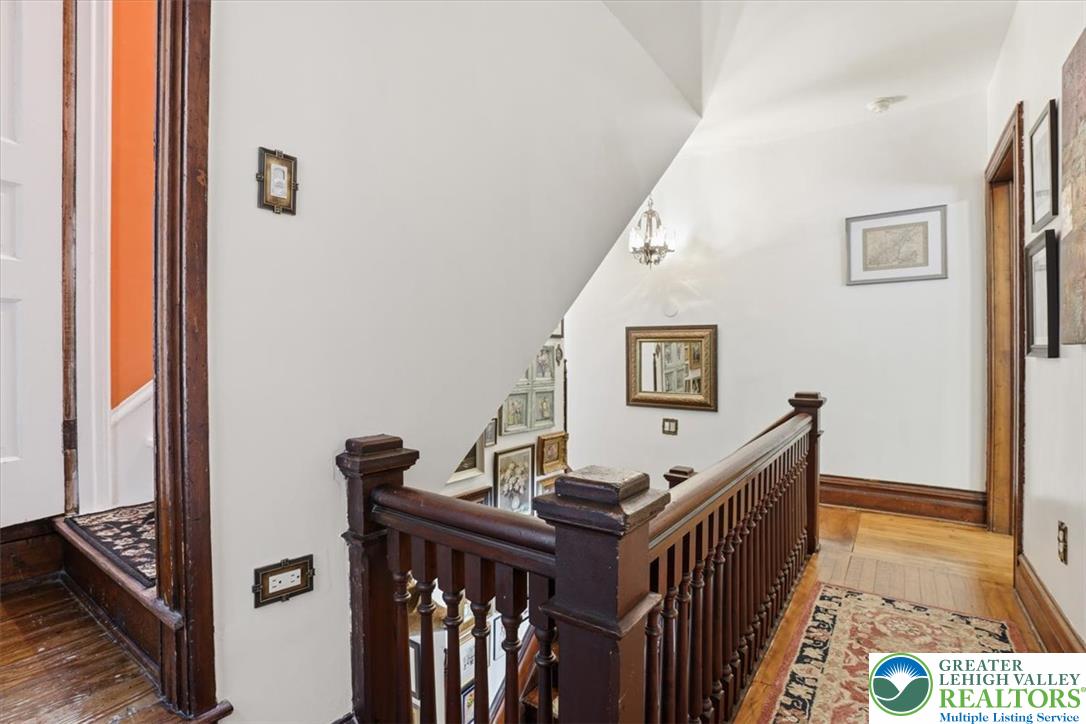 169 West Broadway Property Photo 18