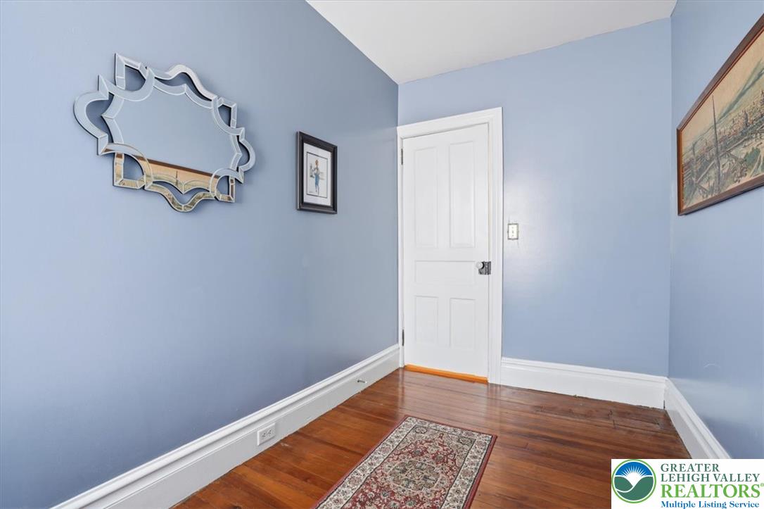 169 West Broadway Property Photo 23
