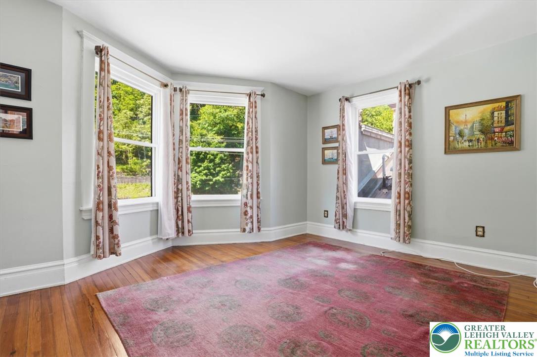 169 West Broadway Property Photo 24