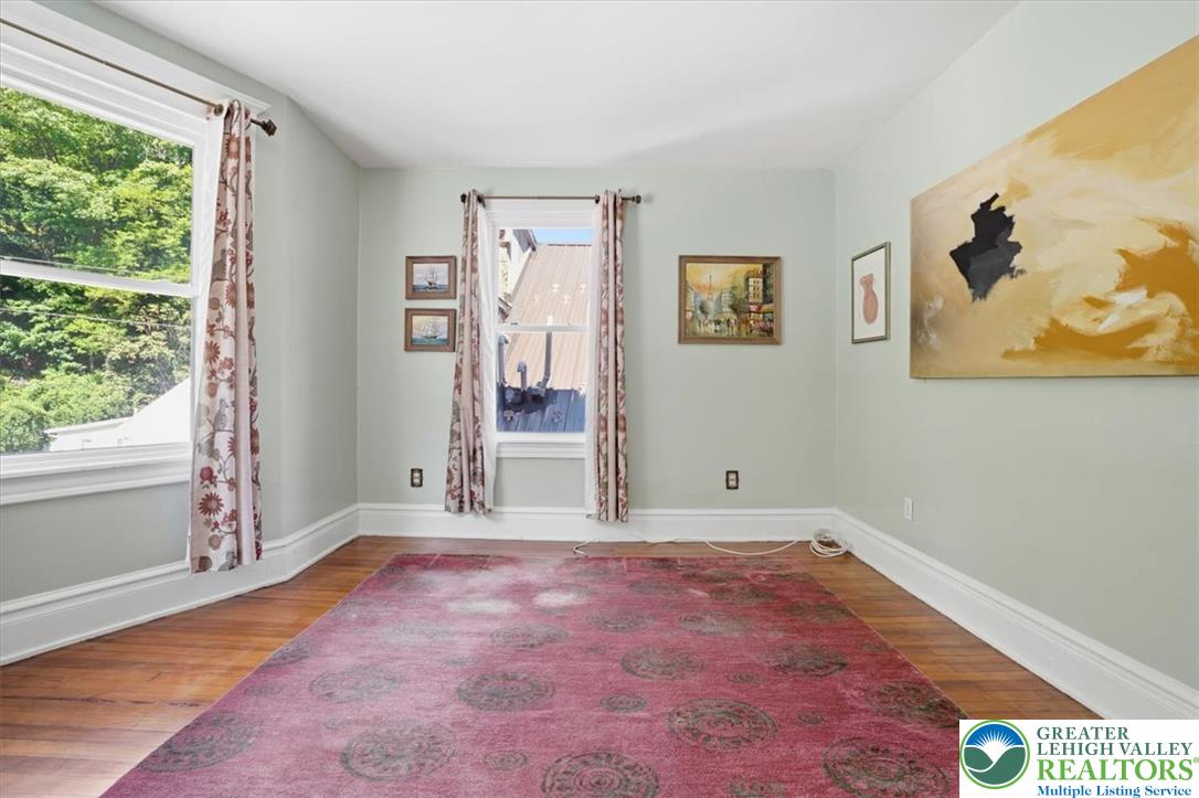 169 West Broadway Property Photo 25
