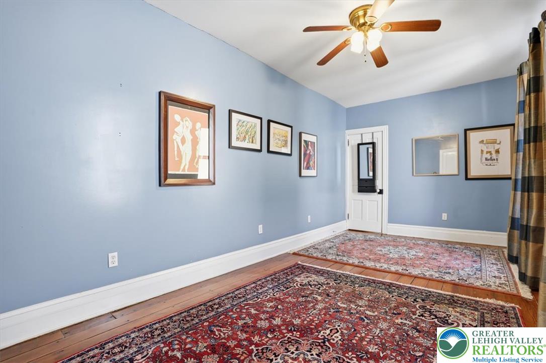 169 West Broadway Property Photo 28