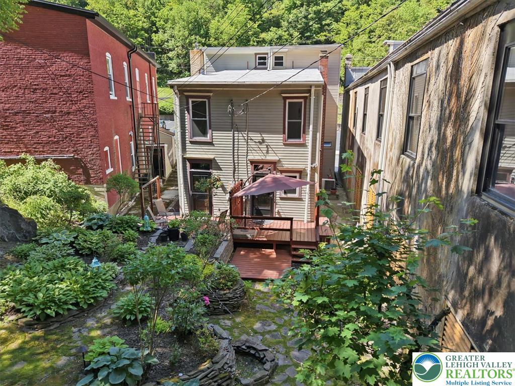 169 West Broadway Property Photo 35