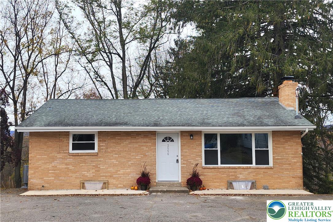 2556 North Delaware Drive Property Photo 1